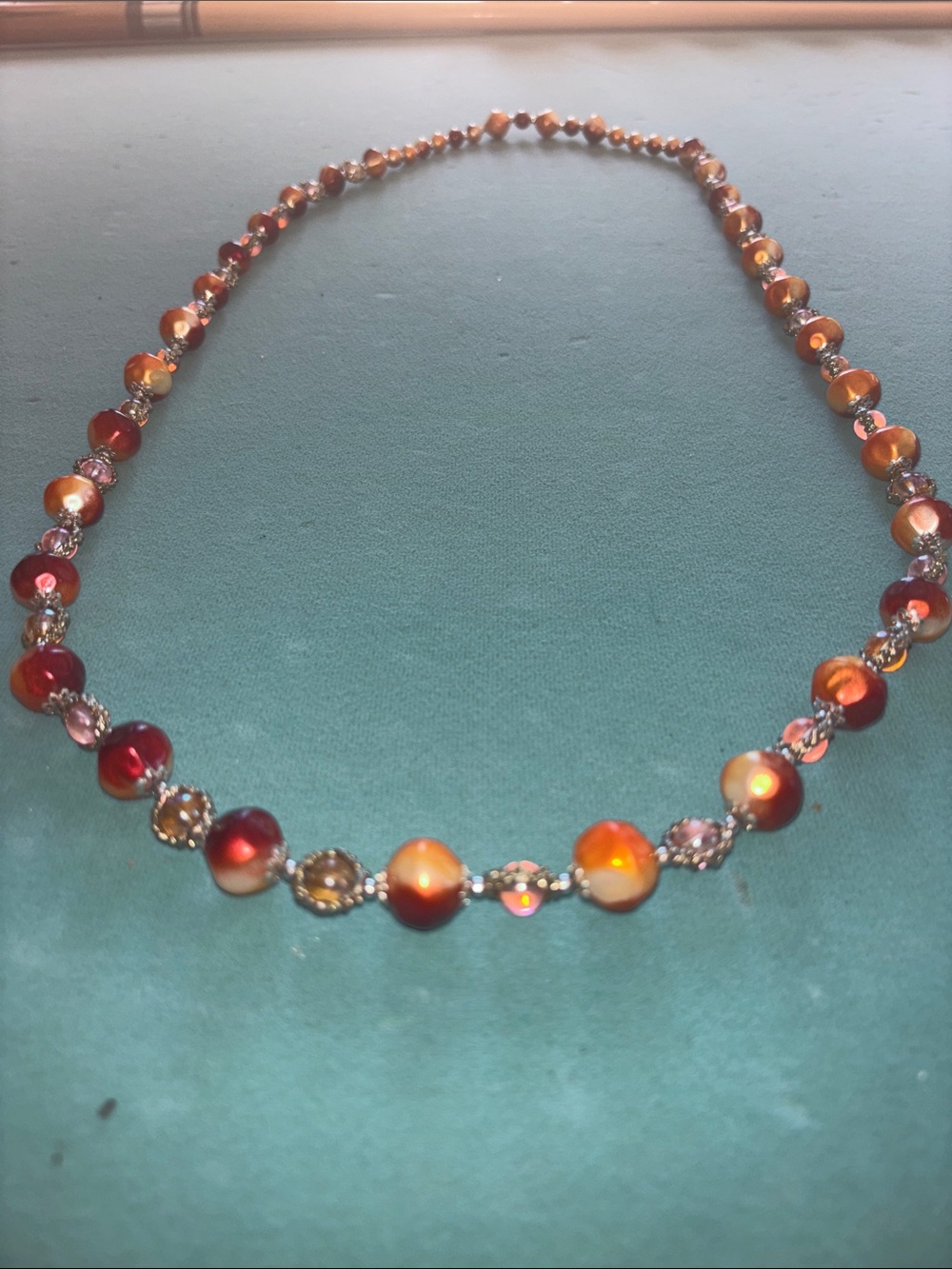 Marbled orange & red glass silver iridescent beaded statement necklace vintage - Picture 4 of 10